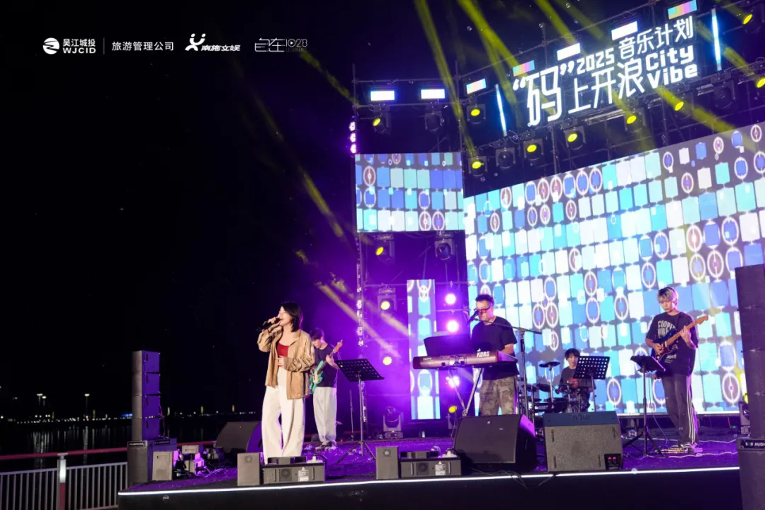 1759563274418099.png 640.webp.png